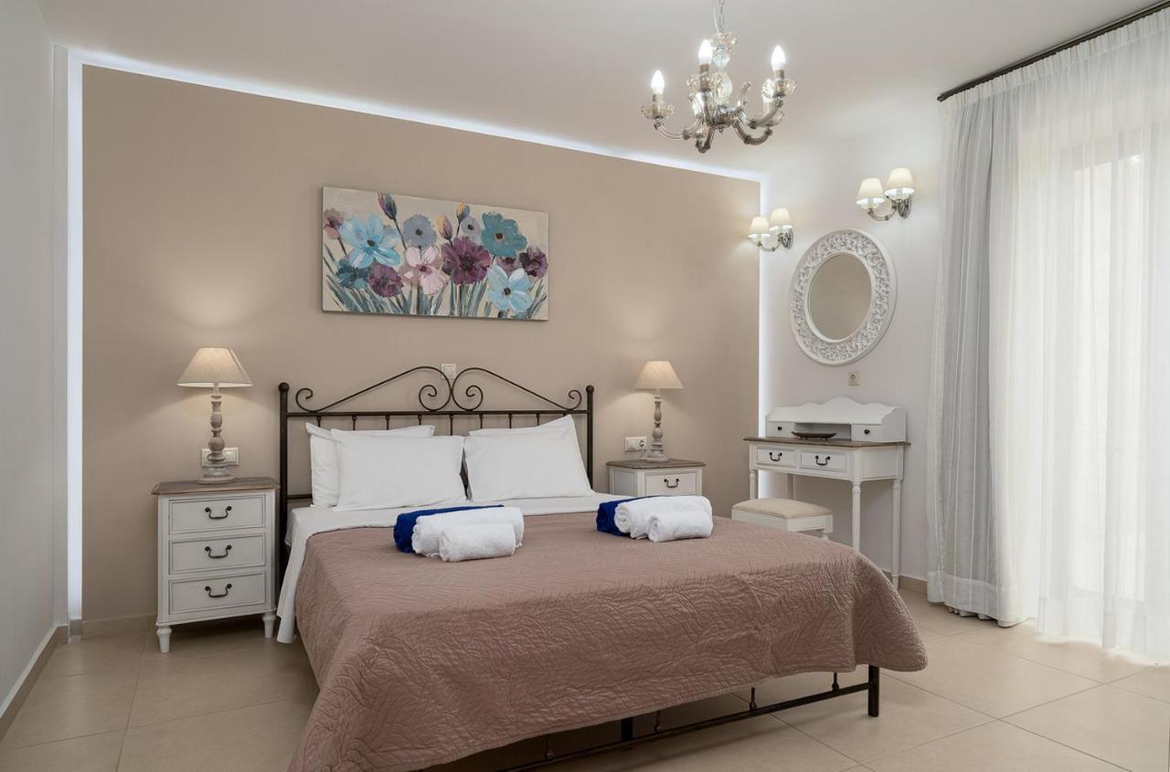 Orelia Cretan Deluxe Apartments กามิลารี ภายนอก รูปภาพ
