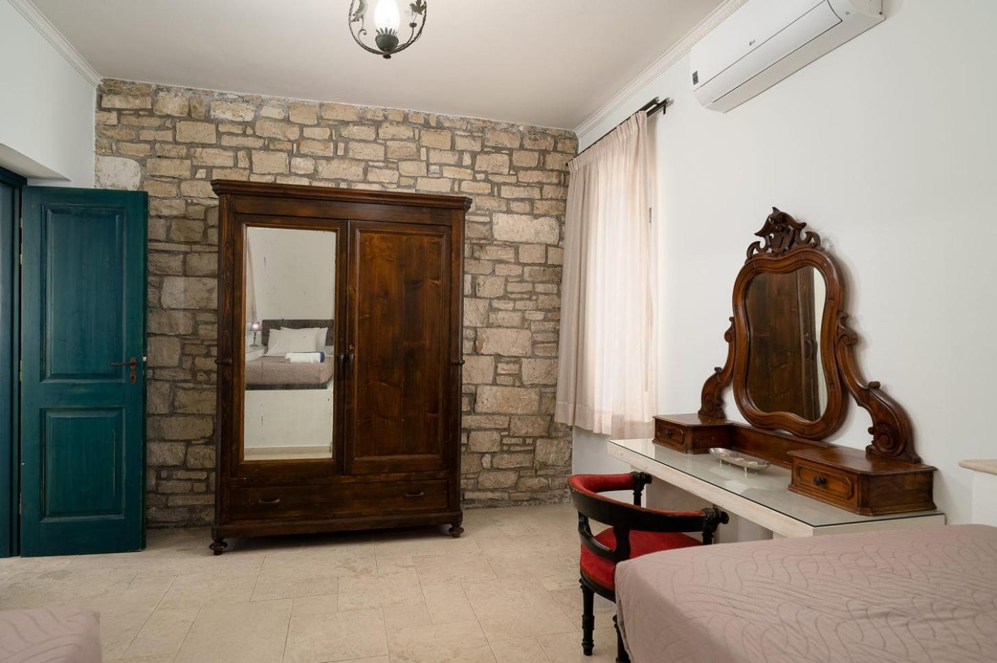 Orelia Cretan Deluxe Apartments กามิลารี ภายนอก รูปภาพ