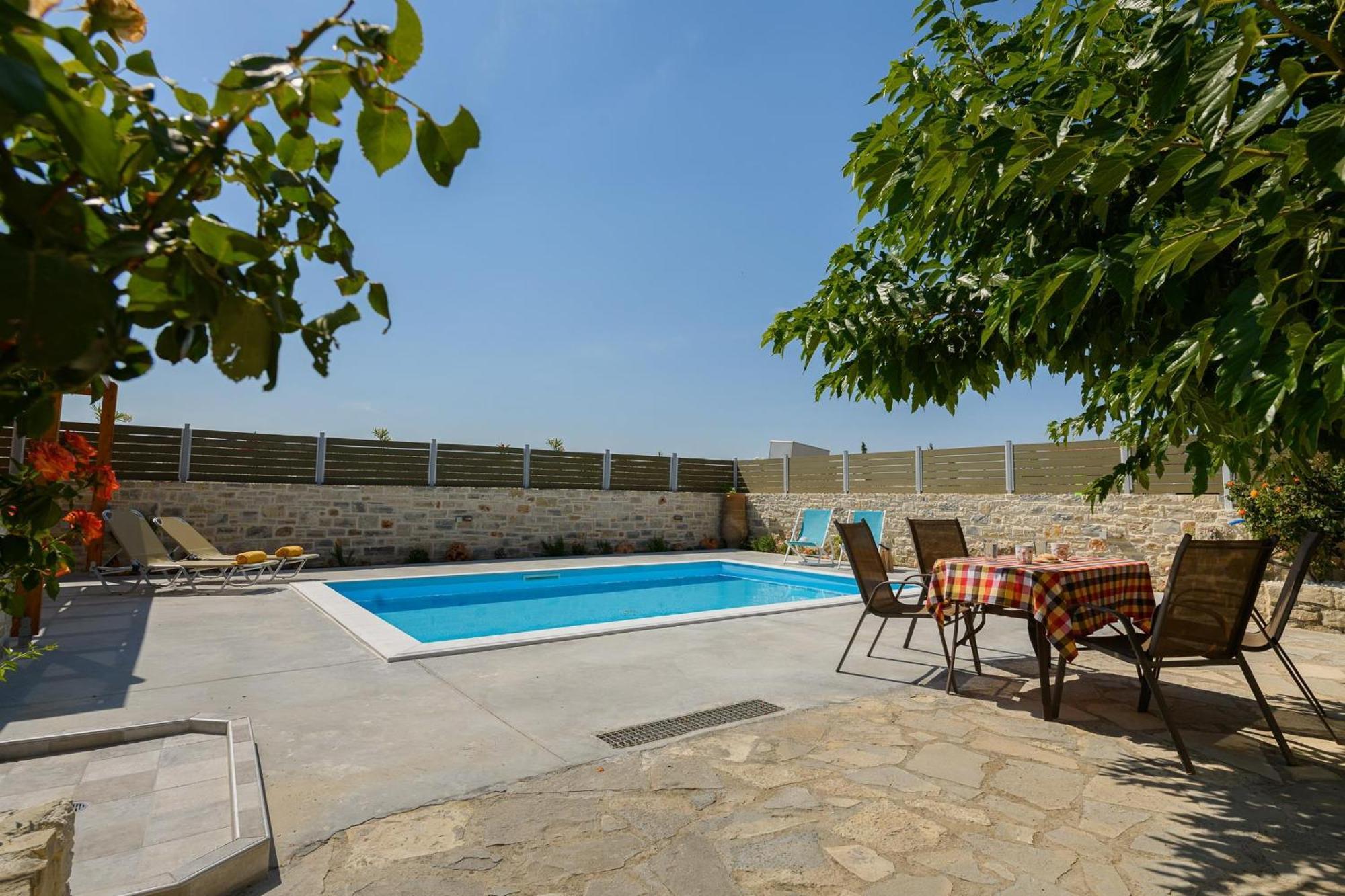 Orelia Cretan Deluxe Apartments กามิลารี ภายนอก รูปภาพ