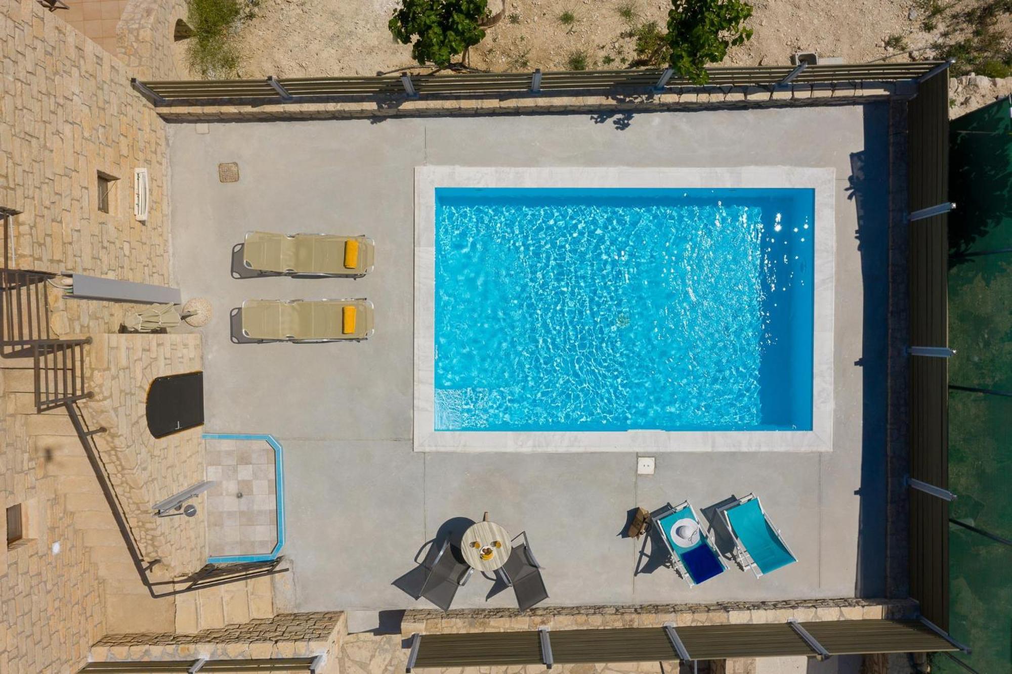 Orelia Cretan Deluxe Apartments กามิลารี ภายนอก รูปภาพ