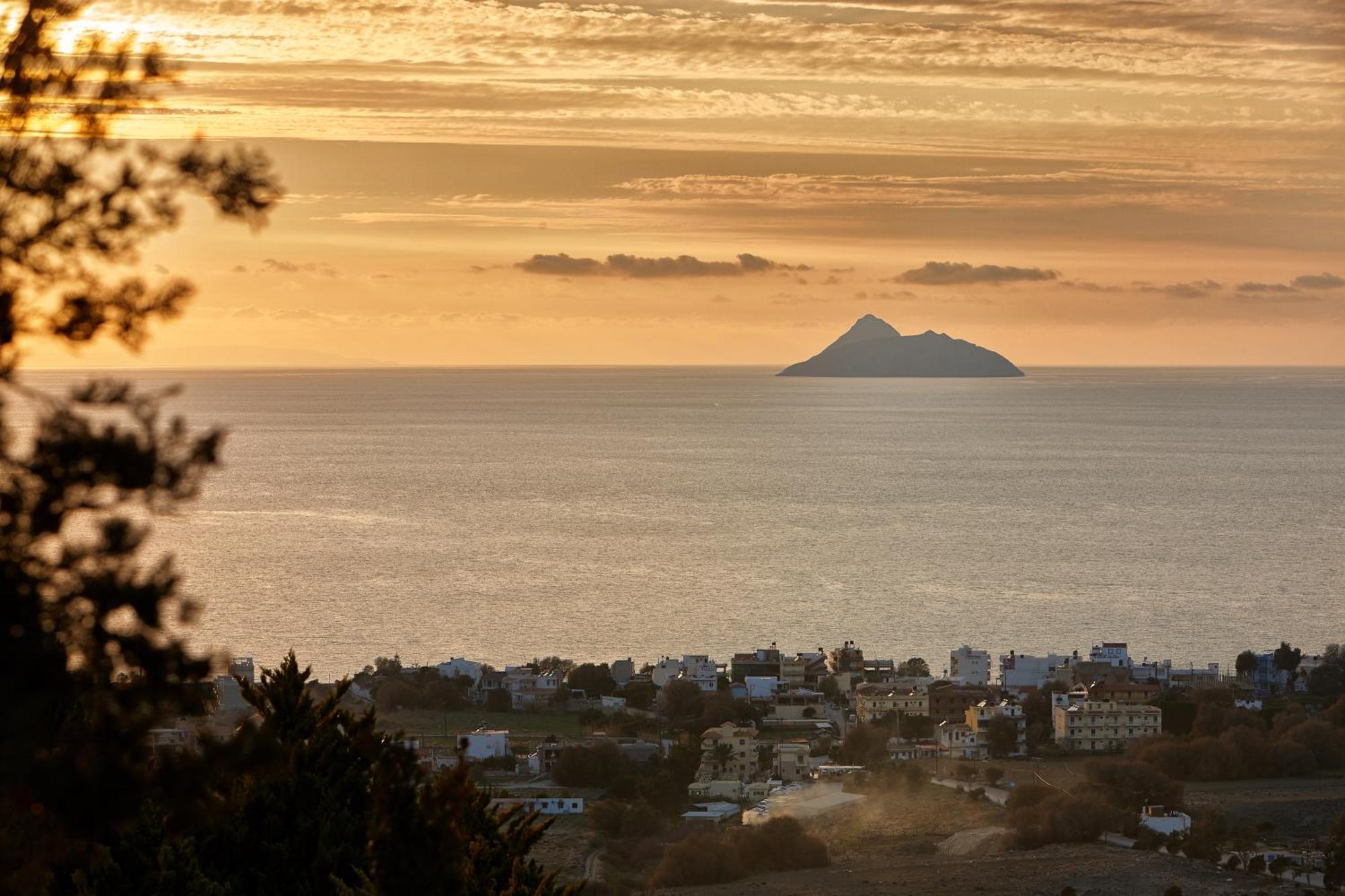 Orelia Cretan Deluxe Apartments กามิลารี ภายนอก รูปภาพ