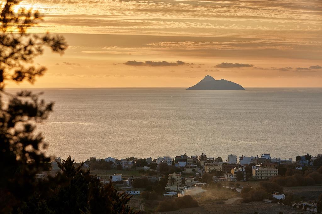 Orelia Cretan Deluxe Apartments กามิลารี ภายนอก รูปภาพ
