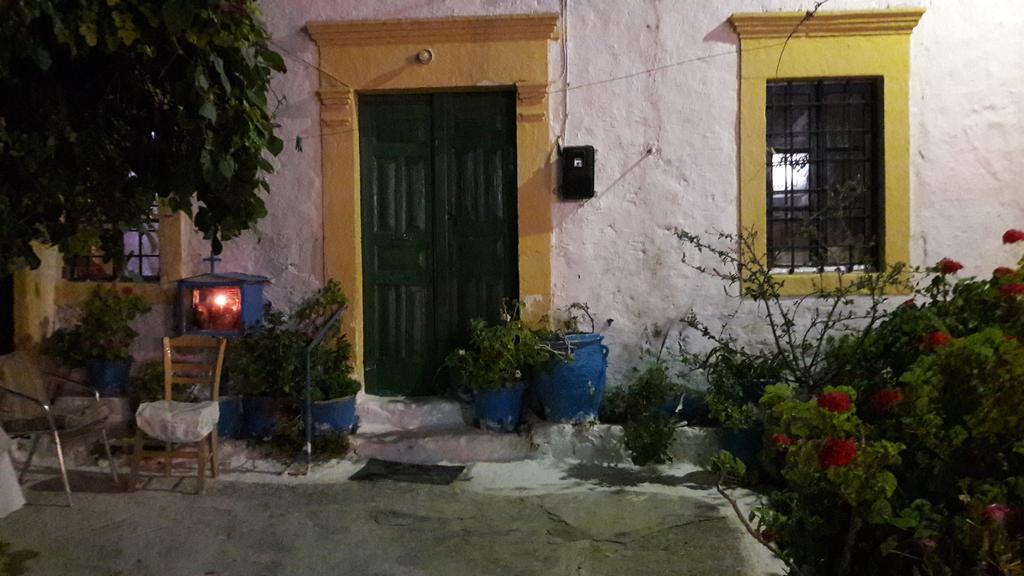 Orelia Cretan Deluxe Apartments กามิลารี ภายนอก รูปภาพ